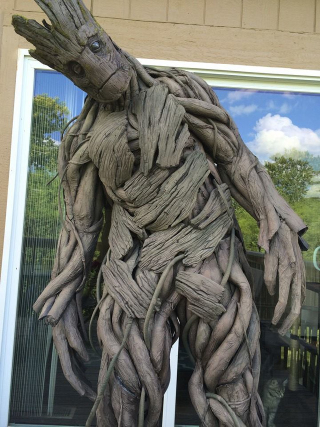 Illustration for article titled Colossal Groot Cosplay Will Stomp Into Your Heart